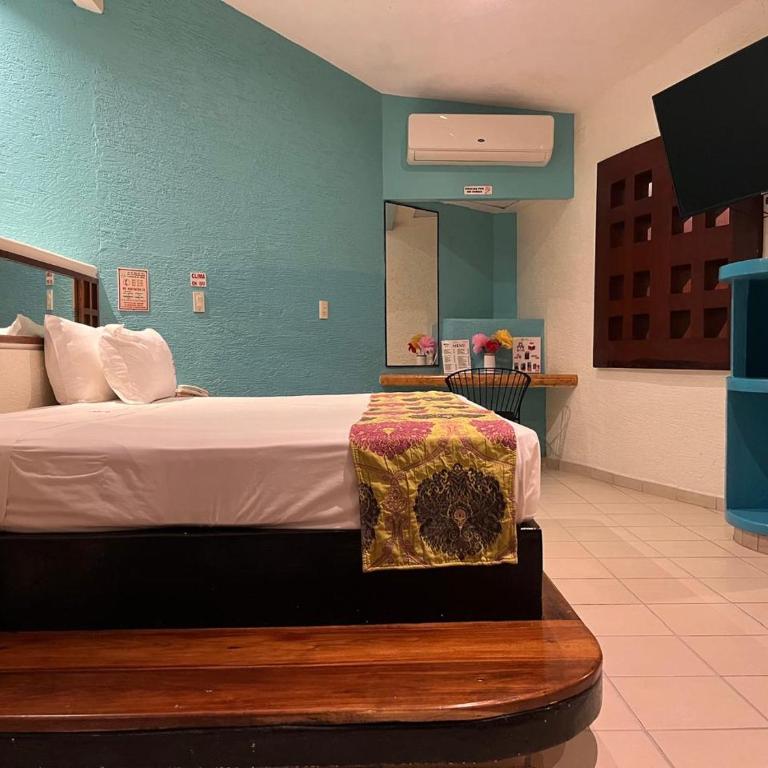 Cerezas - Double Room with Private Bathroom - 1