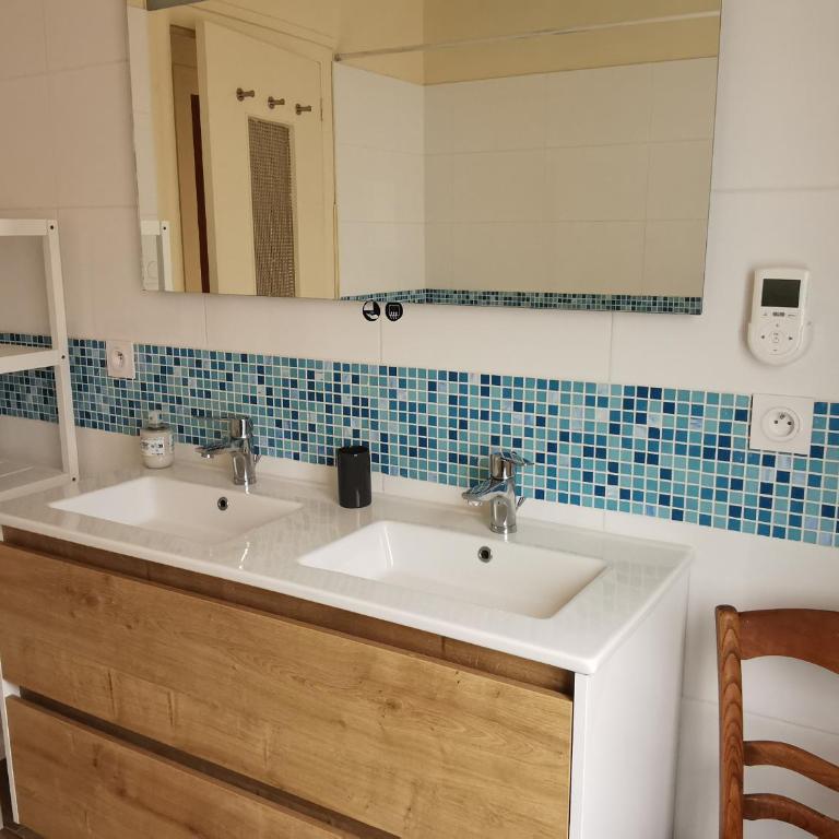 Maison 3 chambres, 150 m de la plage, 4/6 pers, WI-FI, terrasse, parking, proche commerces, La Tranche sur Mer - FR-1-194-370 - Casa de vacaciones (6 adultos) - 11