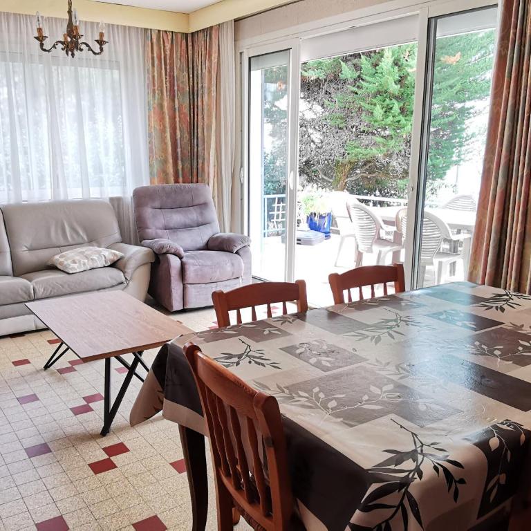 Maison 3 chambres, 150 m de la plage, 4/6 pers, WI-FI, terrasse, parking, proche commerces, La Tranche sur Mer - FR-1-194-370 - Casa de vacaciones (6 adultos) - 16