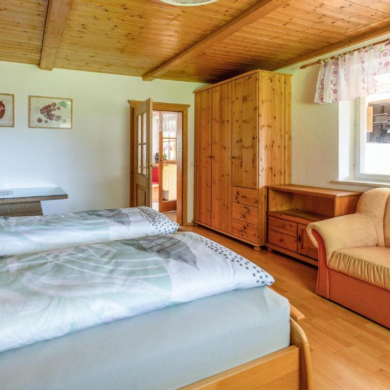 Ferienwohnung Bergaussicht - Apartment mit 3 Schlafzimmern und Balkon - 27