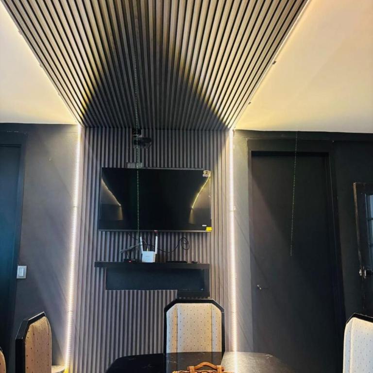 Depa Frente al aeropuerto hasta 12 Huéspedes - Three-Bedroom Apartment - 3