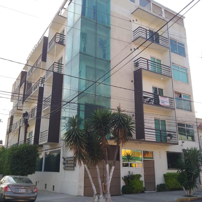 Depa Frente al aeropuerto hasta 12 Huéspedes - Three-Bedroom Apartment - 2