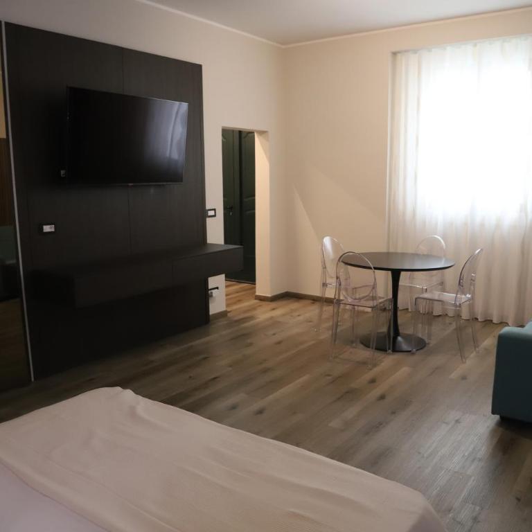 Ilary bari home - One-Bedroom Apartment - 3