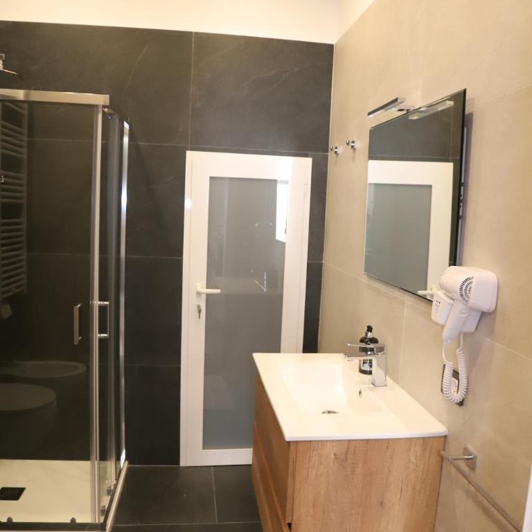 Ilary bari home - One-Bedroom Apartment - 8