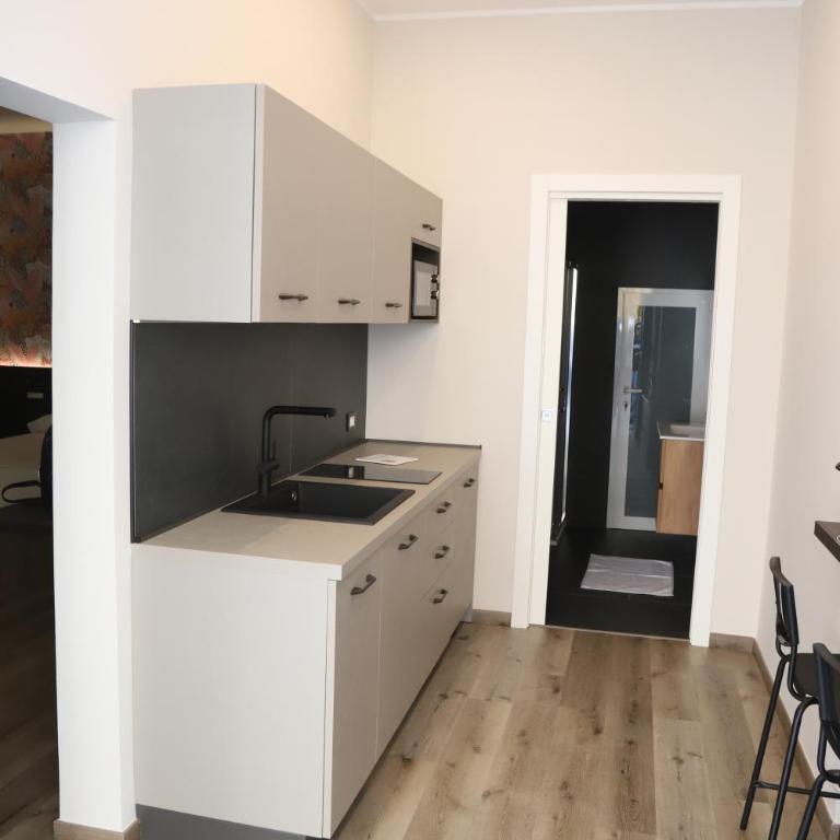 Ilary bari home - One-Bedroom Apartment - 23