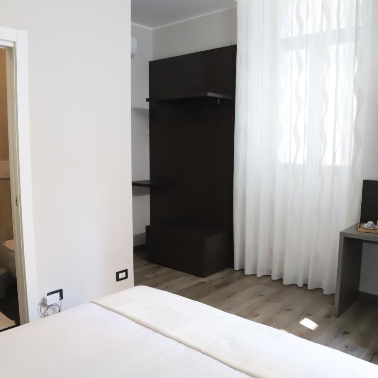 Ilary bari home - One-Bedroom Apartment - 10