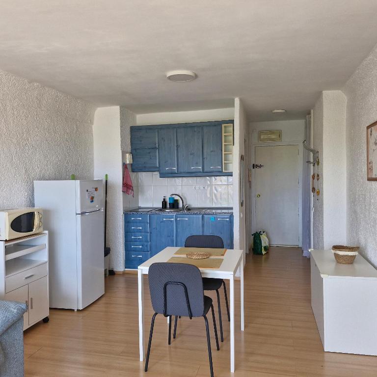 Apartamento, vistas al mar, a 3 minutos de la playa caminando - Estudio - 8