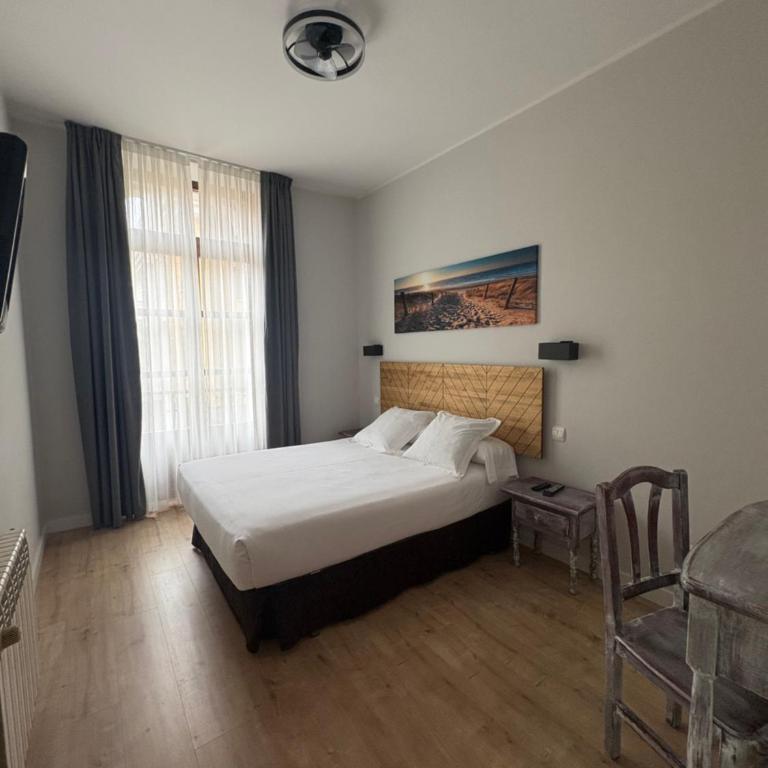 Hotel Puerto de Llanes - Double or Twin Room - 6