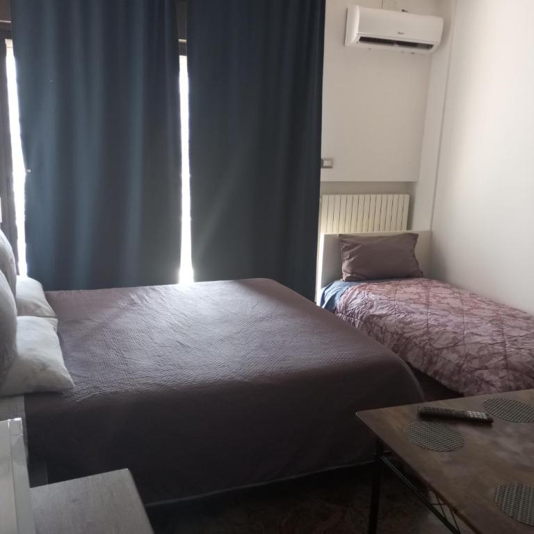 Executive center rooms - Triple Room with Private Bathroom - 7