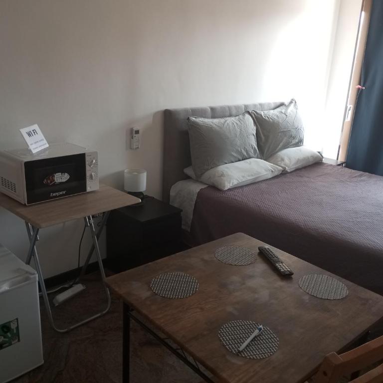 Executive center rooms - Triple Room with Private External Bathroom - 1