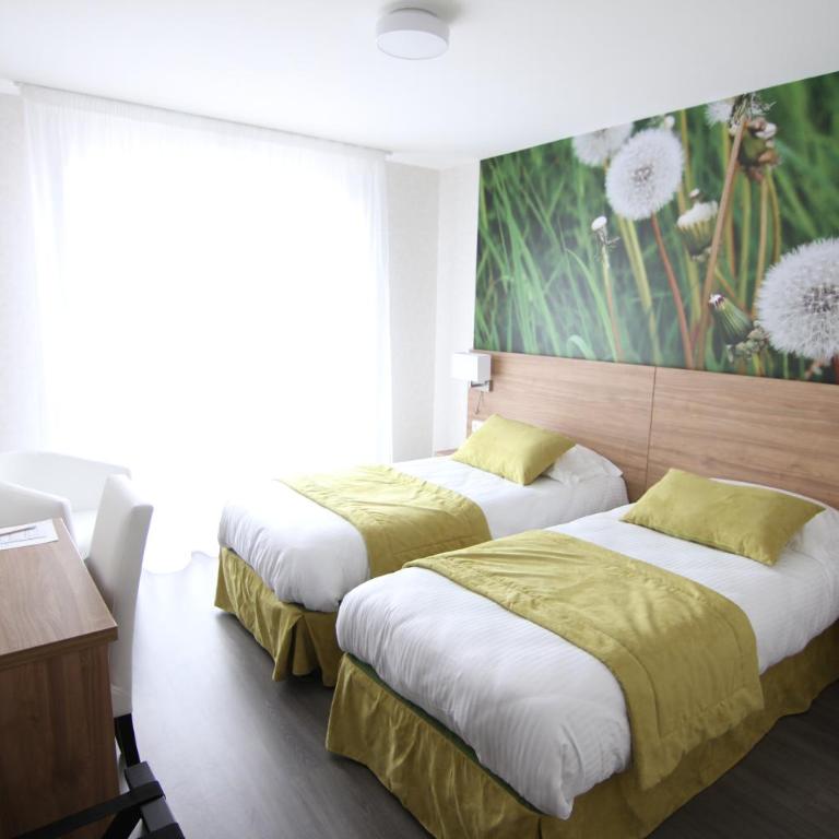Logis Hôtel - La Chambre d'Amiens - Chambre Double ou Lits Jumeaux avec Balcon - 1
