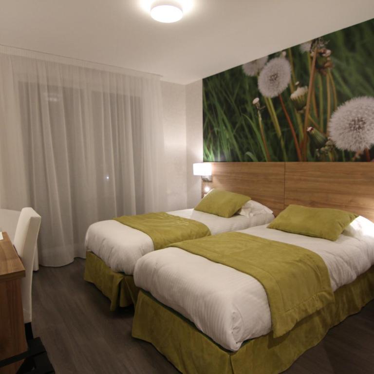 Logis Hôtel - La Chambre d'Amiens - Chambre Double ou Lits Jumeaux avec Balcon - 3