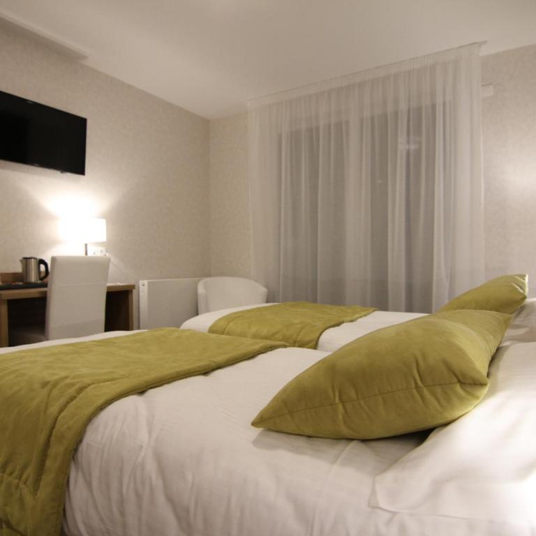Logis Hôtel - La Chambre d'Amiens - Chambre Double ou Lits Jumeaux avec Balcon - 4