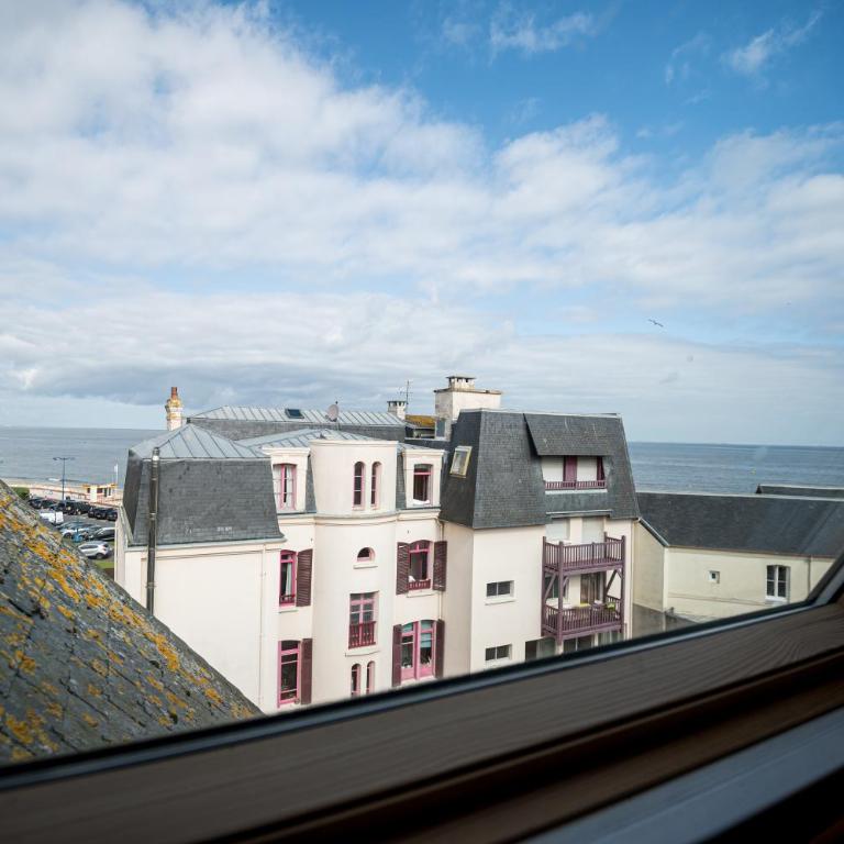 DUPLEX villa ancienne, 59 m2 , vue mer et plein centre! - Two-Bedroom Apartment - 8
