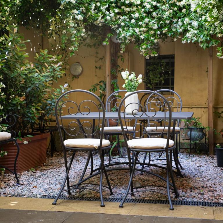 Madalina Apartment with Garden - Apartment with Garden View - 10