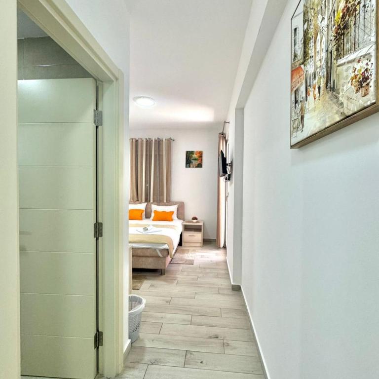 Villa Ines - Dvokrevetna Soba sa Bračnim Krevetom i Balkonom - 6