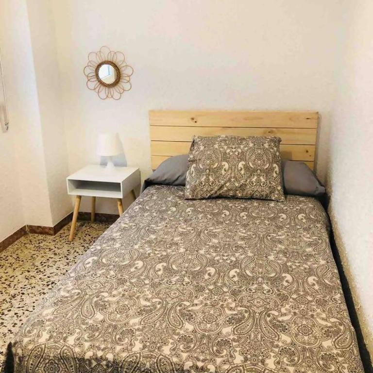Piso Centro con 4 habitaciones y 2 baños - Apartment with Balcony - 5