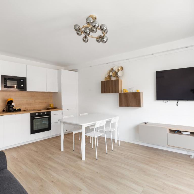 Jardin Pauline 2 pièces balcon proche plage - One-Bedroom Apartment - 8