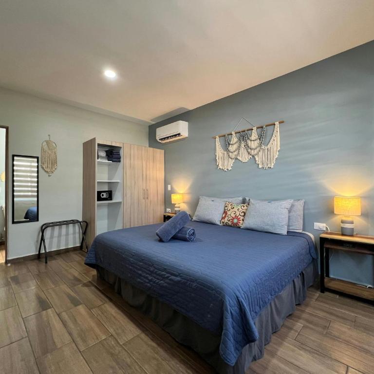 Promo! 2BR-Pool-Views-King Bed-Walk 2 Beach-5 Star Area - Two-Bedroom Apartment - 62