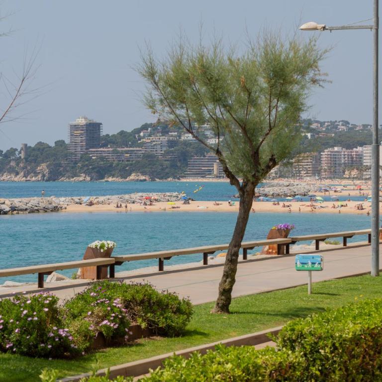 Flateli Sant Antoni 7 - Apartamento de 3 dormitorios con vistas al mar - 11