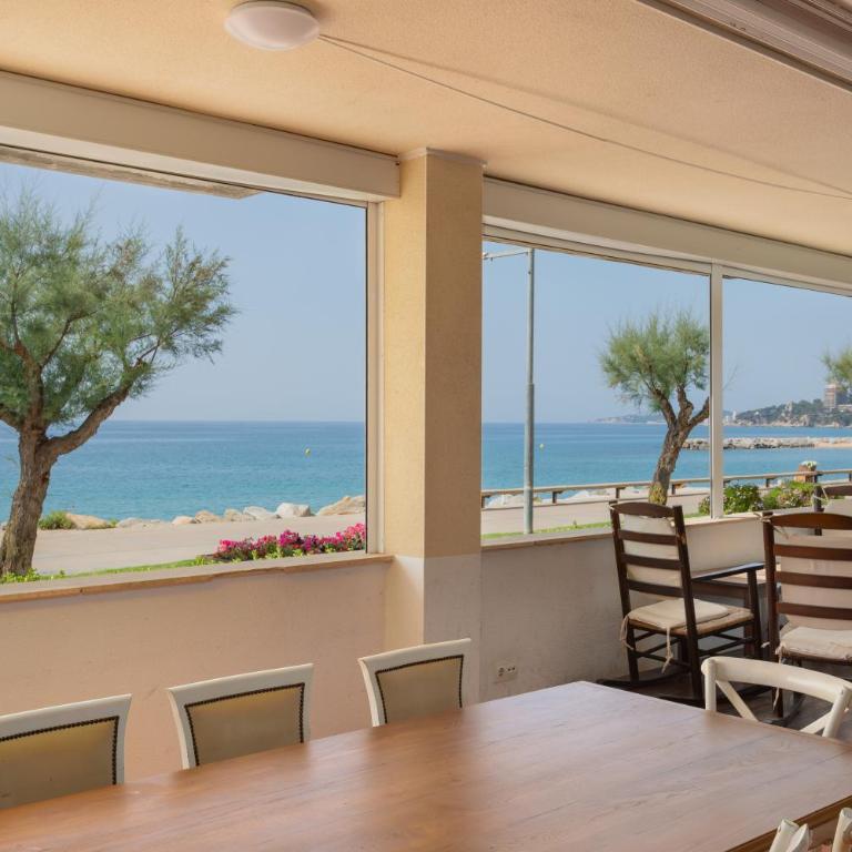 Flateli Sant Antoni 7 - Apartamento de 3 dormitorios con vistas al mar - 14