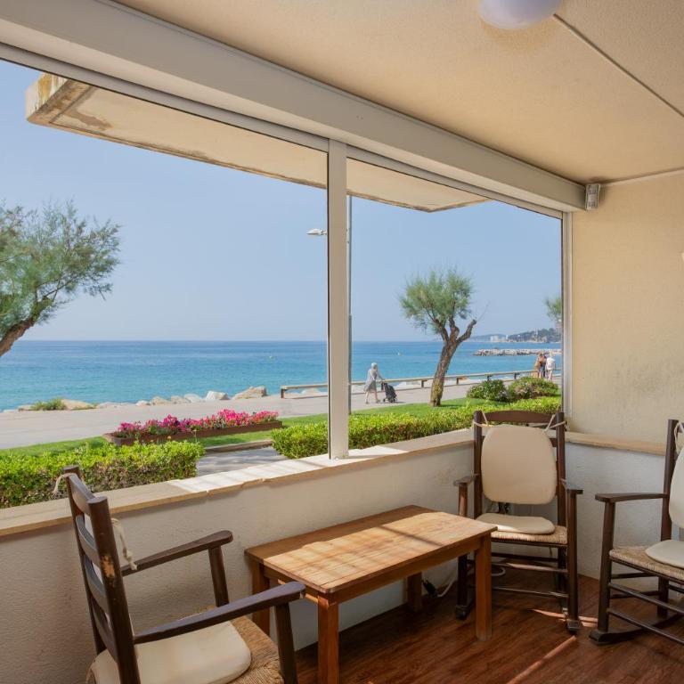 Flateli Sant Antoni 7 - Apartamento de 3 dormitorios con vistas al mar - 26