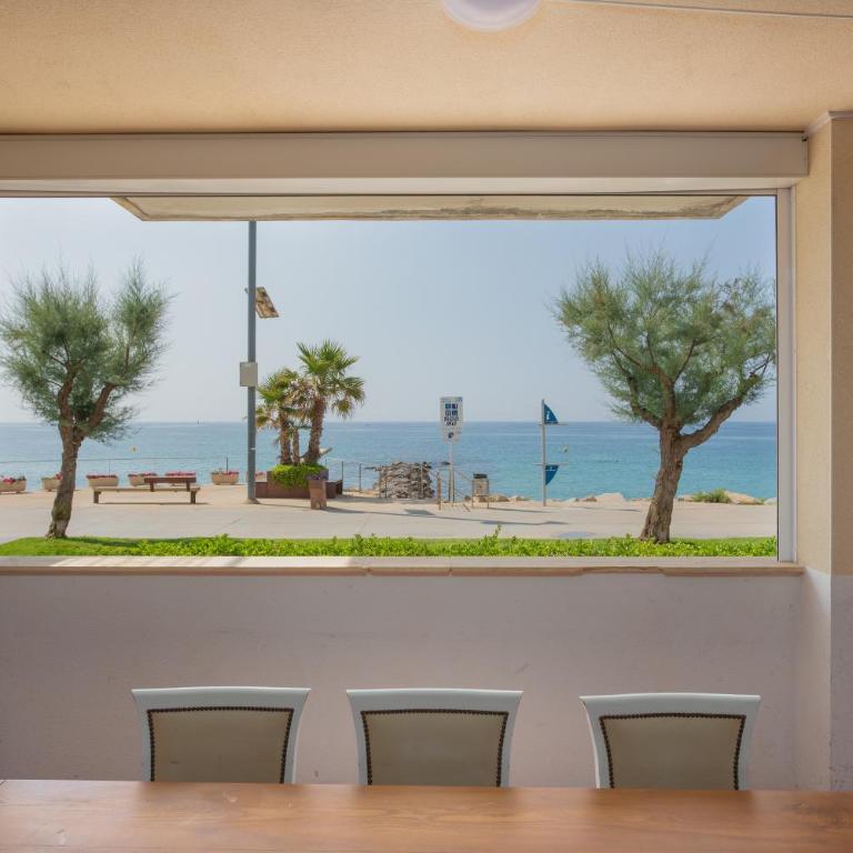 Flateli Sant Antoni 7 - Apartamento de 3 dormitorios con vistas al mar - 32