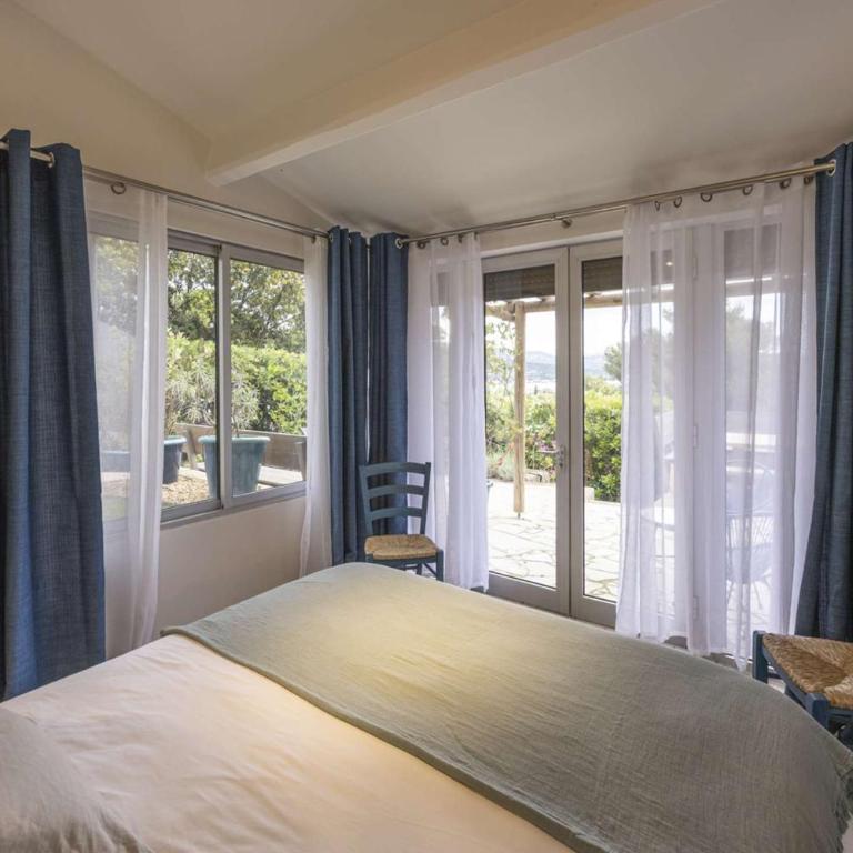 Mas provençale à Cavalaire sur mer avec accès direct à la mer - Villa con vistas al mar - 4