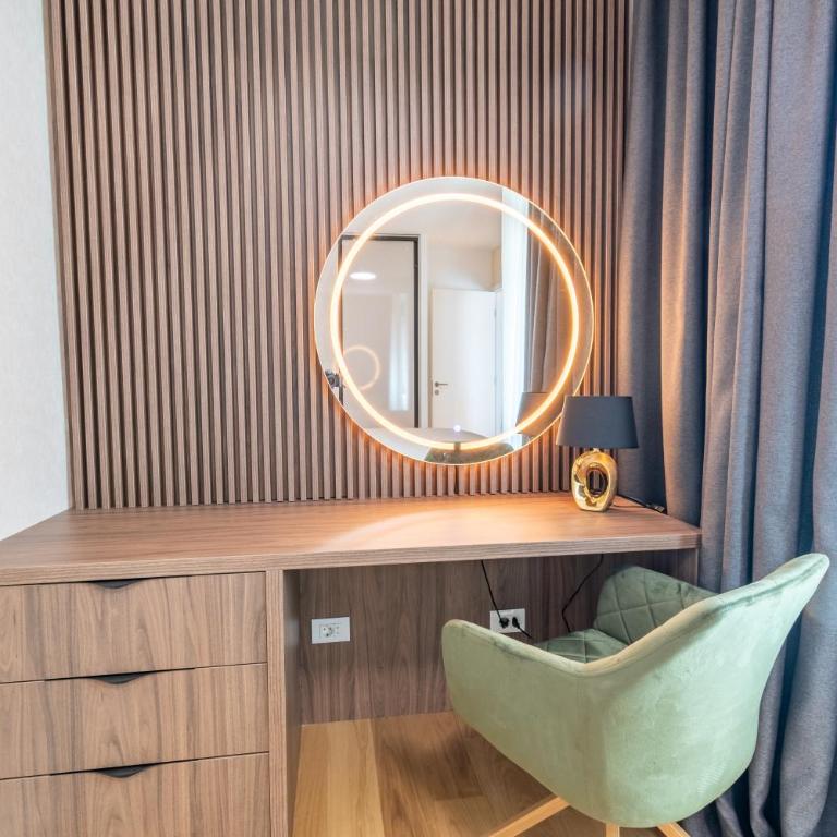 Park Vila Apartments - One-Bedroom Superior Apartment - 7