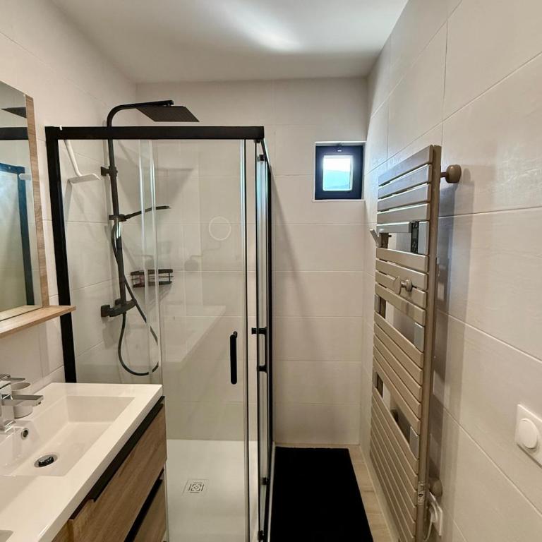 La Maison du Lac sleeps 10 and has air conditioning - Villa - 20