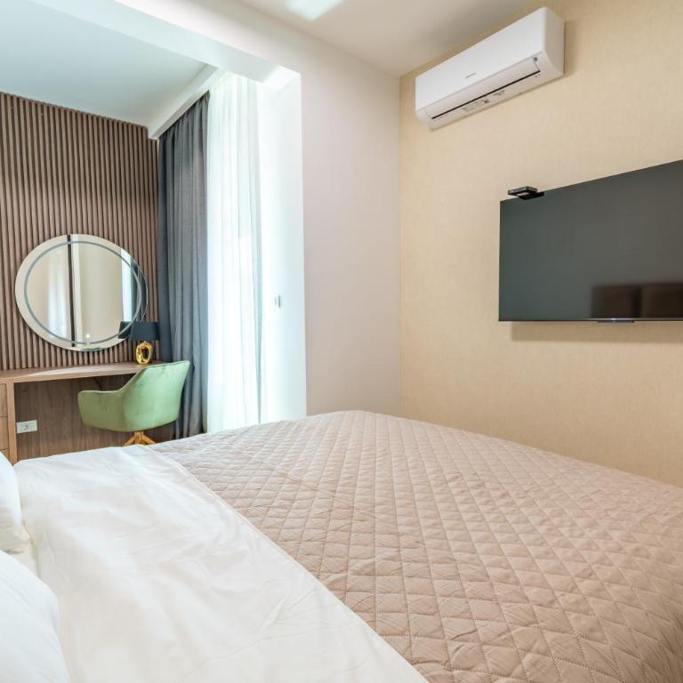Park Vila Apartments - One-Bedroom Superior Apartment - 12