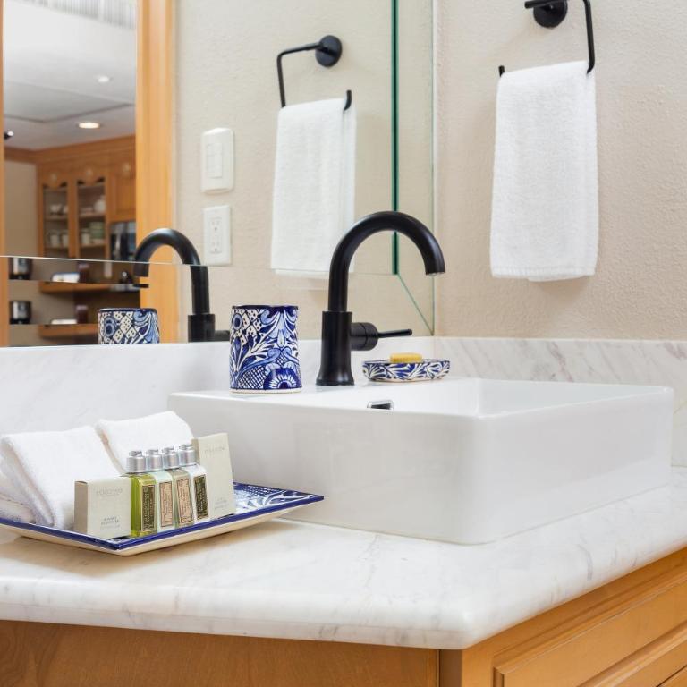 Unwind in Style Villa La Estancia Cabo - Suite de 2 dormitorios - 2