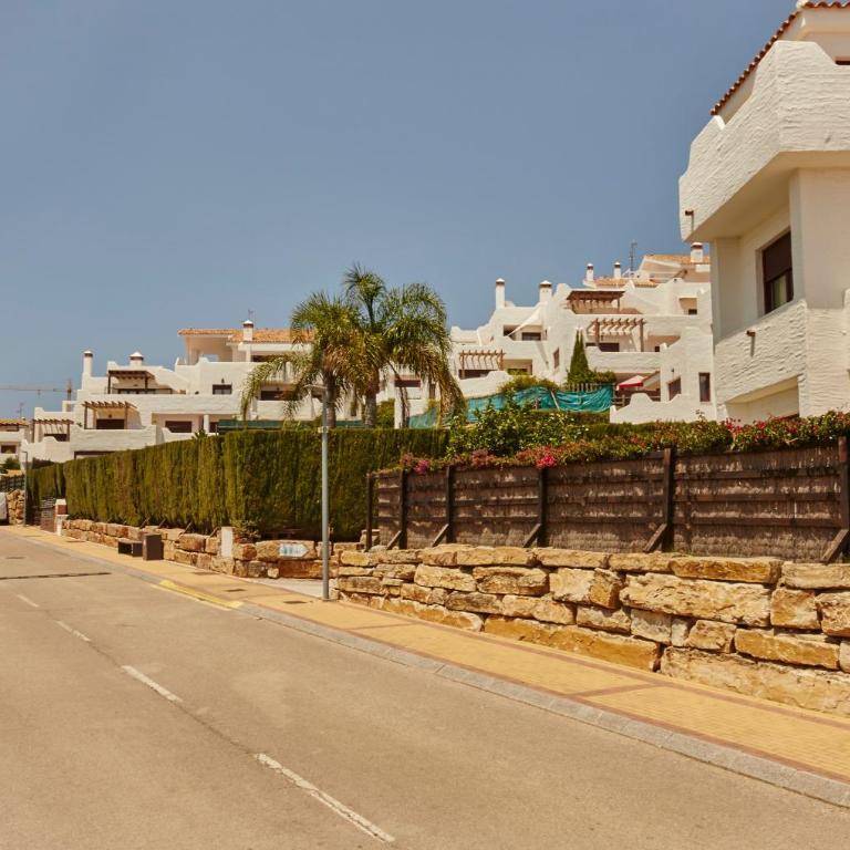 Green Haven Casares - Two-Bedroom Apartment with Sea View - 26