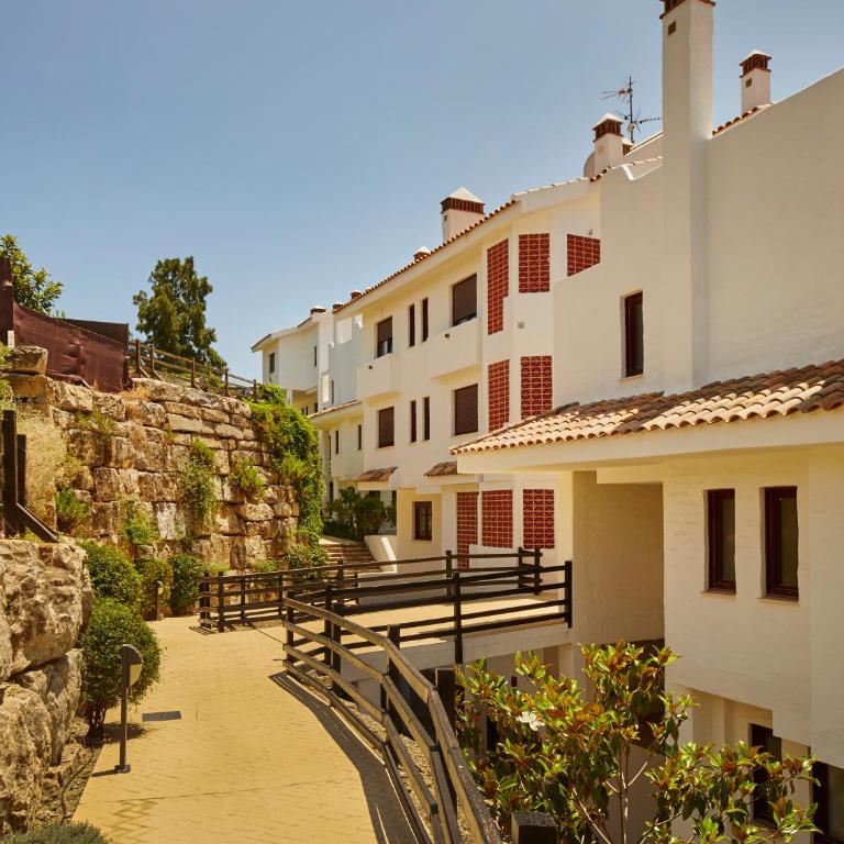Green Haven Casares - Two-Bedroom Apartment with Sea View - 23