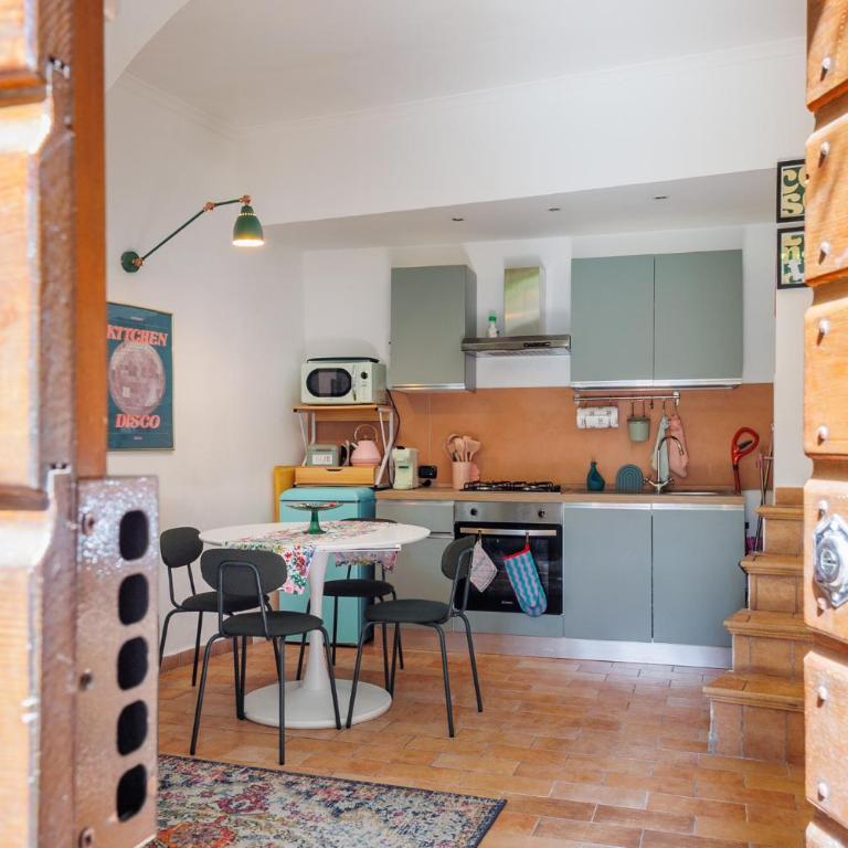 Casa Lunatica - Appartamento con 2 Camere da Letto - 4