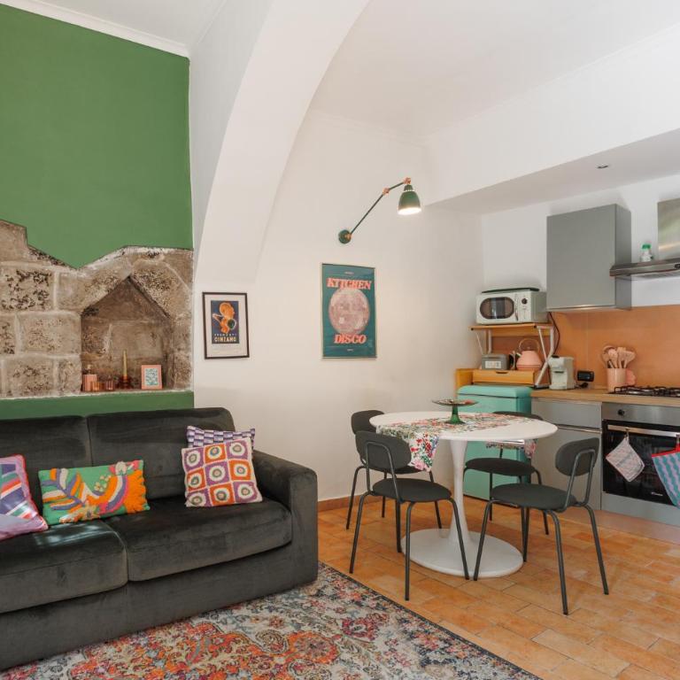 Casa Lunatica - Appartamento con 2 Camere da Letto - 1