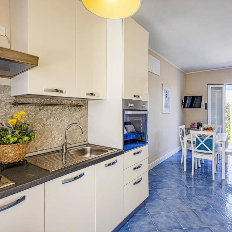 Villa Rosso Blu by Villa Plus - Villa - 8