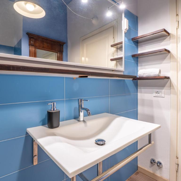 Maison Sanzio - Appartamento con 4 Camere da Letto e Balcone - 40