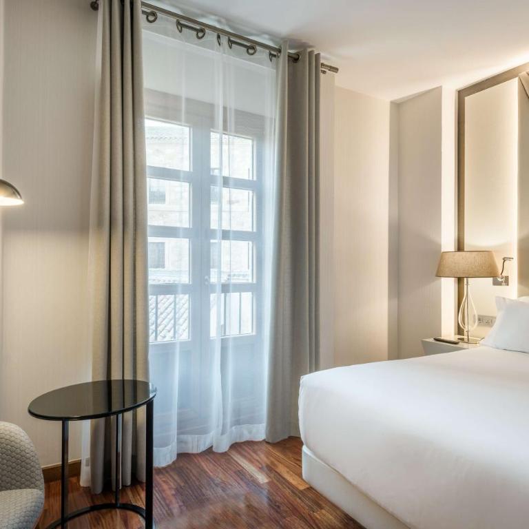 NH Collection Salamanca Palacio de Castellanos - Habitación Individual Superior - 4