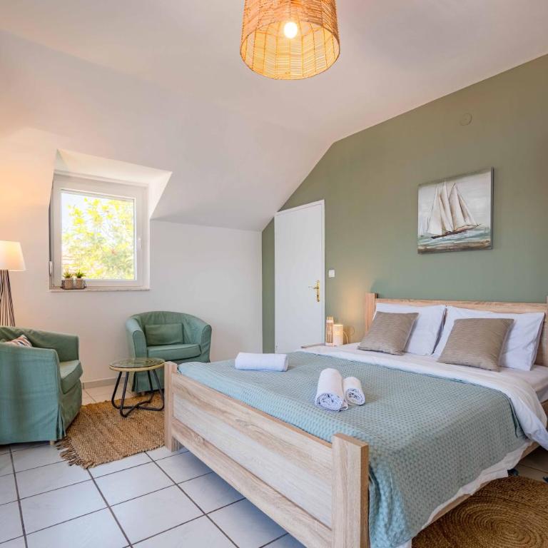 Big house with beautiful view and private jacuzzi - Eight-Bedroom House - 26