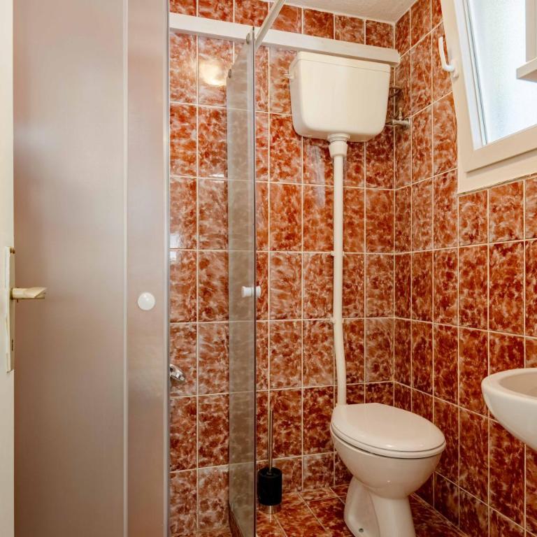 Big house with beautiful view and private jacuzzi - Eight-Bedroom House - 52