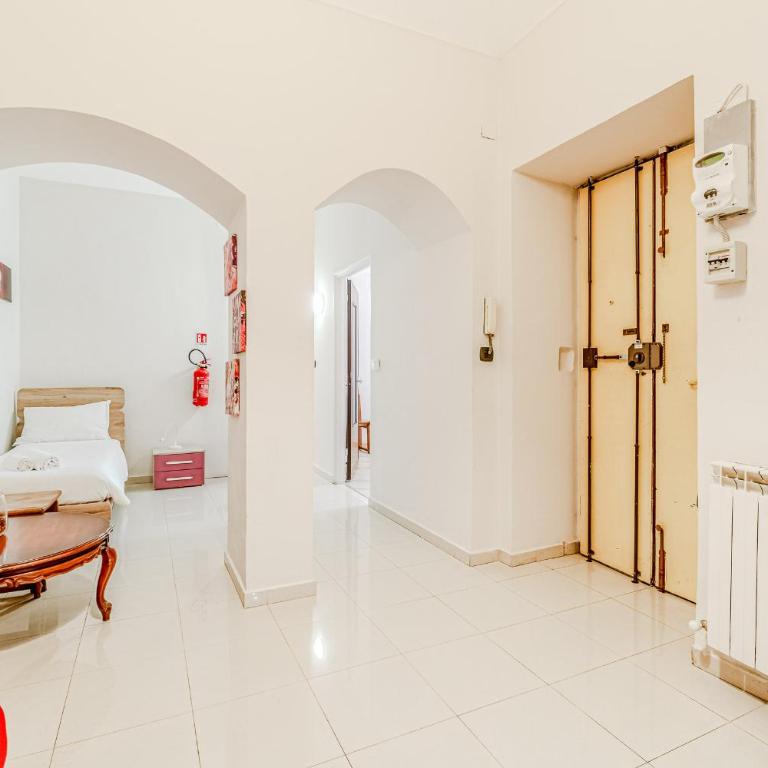 GuestHost - Dante Subway Apartment - Standard Apartment - 14
