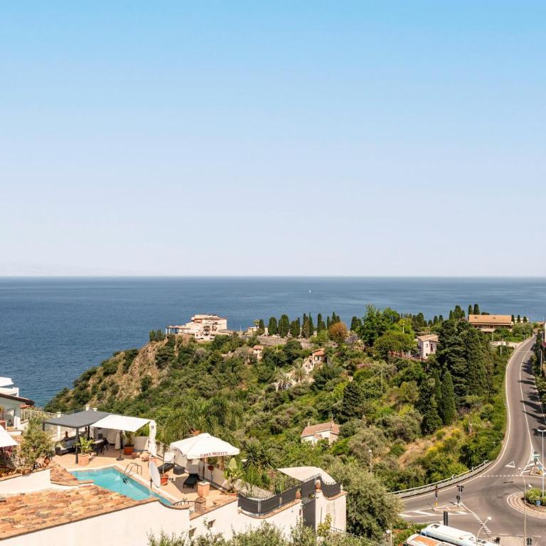 GuestHost - Lovely Flat in Taormina with Balcony - Three-Bedroom Apartment - 23