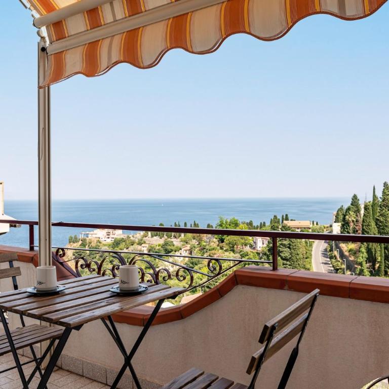 GuestHost - Lovely Flat in Taormina with Balcony - Three-Bedroom Apartment - 22