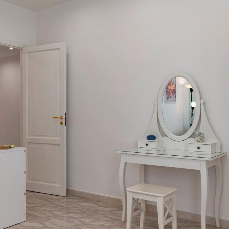 GuestHost - Lovely Flat in Taormina with Balcony - Three-Bedroom Apartment - 15