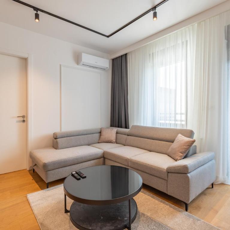 Park Vila Apartments - One-Bedroom Apartment - 13