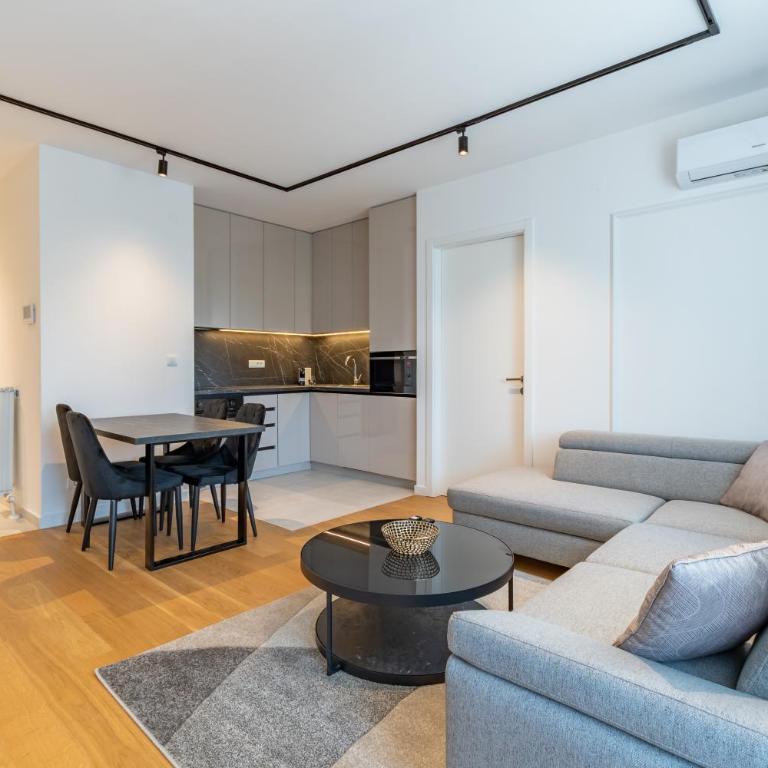 Park Vila Apartments - One-Bedroom Apartment - 7