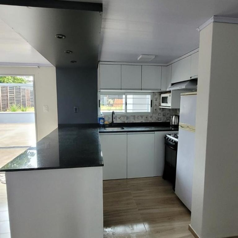 Casa completa con muchas comodidades - Two-Bedroom House - 9