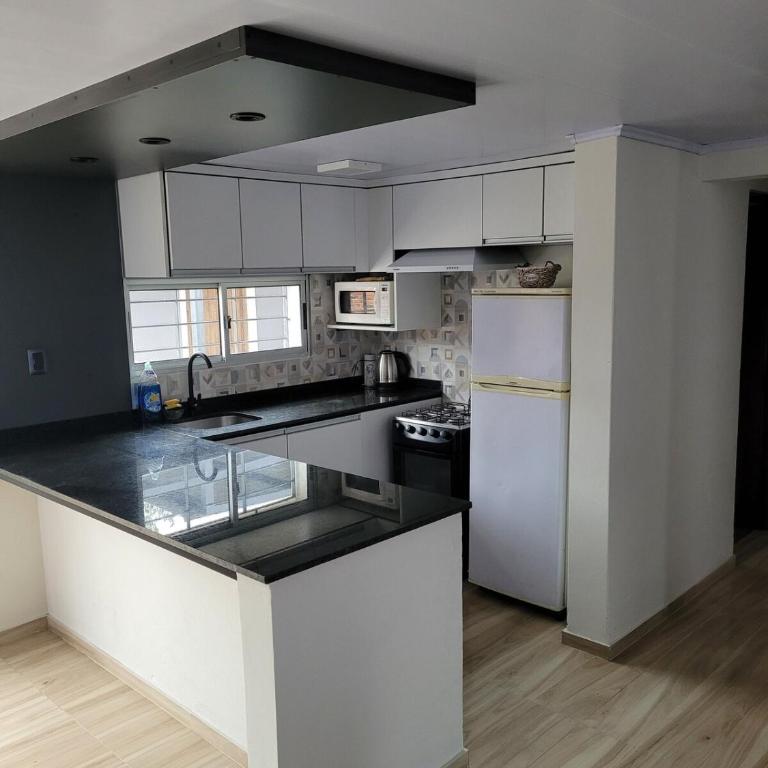 Casa completa con muchas comodidades - Two-Bedroom House - 16