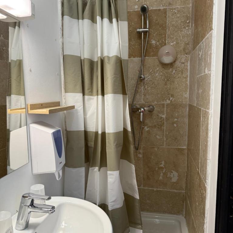 Hôtel de la paix - Chambre Double - 7